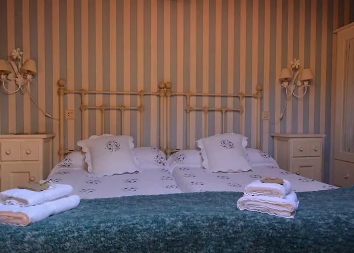 Nucleo De La Corte 3*